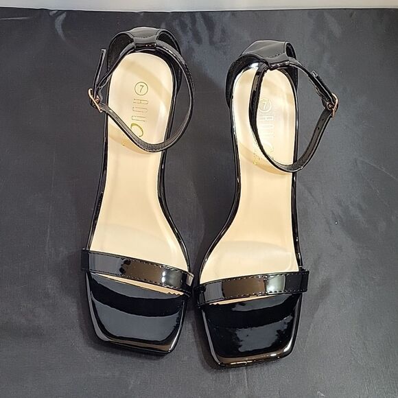 BRAND NEW ROUGE HELUIM SQUARE TOE ADJUSTABLE ANKLE AND ONE BAND STRAP SANDAL - Picture 4 of 16